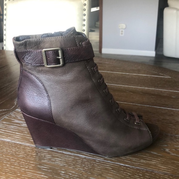 Vince Camuto Shoes - Brand New Vince Camuto Zammon Lace Up Peep Toe Booties.